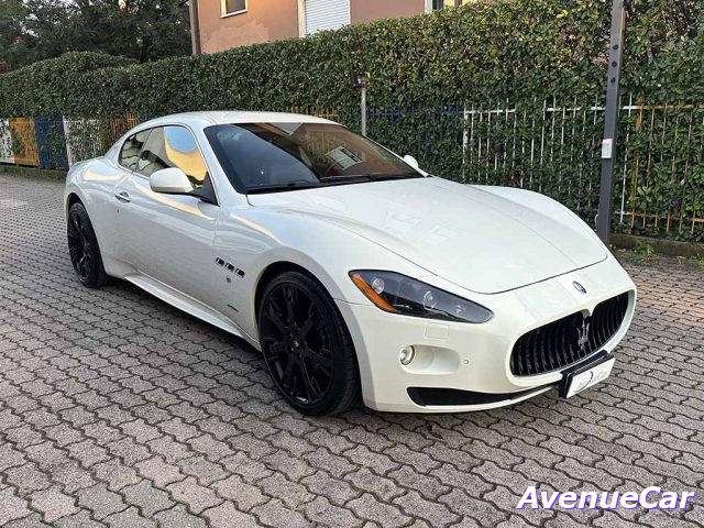 Maserati GranTurismo 4.7 S (AUTOMATICA CON LEVA) NAVIGATORE CERCHI 20" - foto 3 di 4