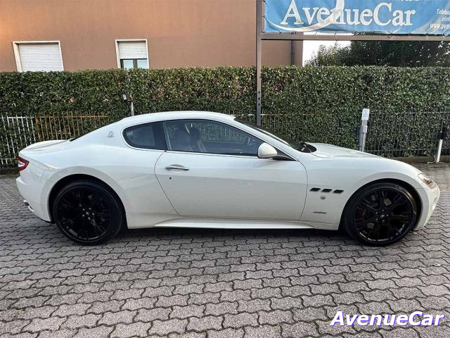 Maserati GranTurismo 4.7 S (AUTOMATICA CON LEVA) NAVIGATORE CERCHI 20" - foto 4 di 4