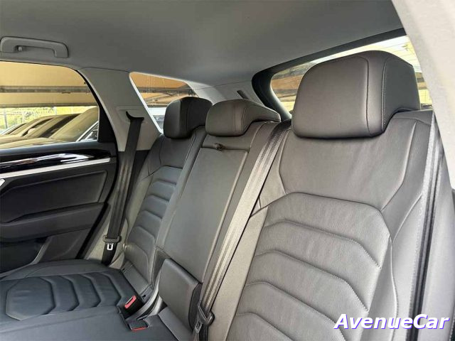 Volkswagen Touareg 3.0 tdi Black Style tiptronic TELECAMERA CARPLAY - foto 3 di 4