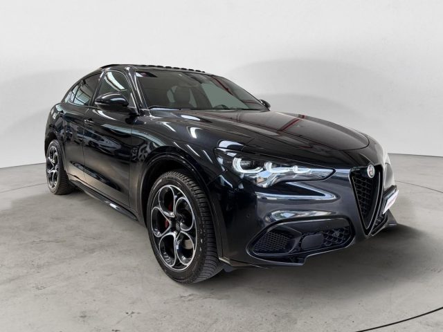 Alfa Romeo Stelvio Q4 usato a MILANO