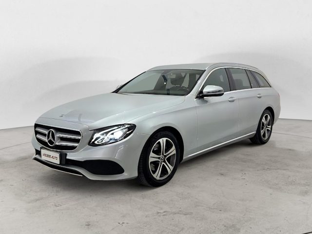 Mercedes-Benz E 220 sport usato a MILANO