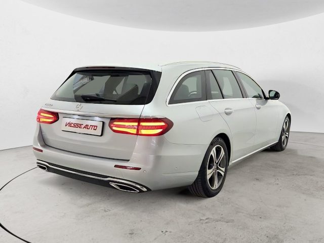 Mercedes-Benz E 220 sport - foto 4 di 4