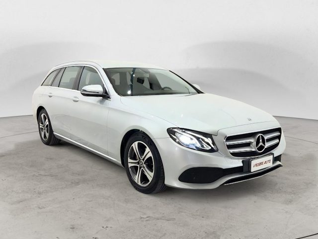 Mercedes-Benz E 220 sport - foto 3 di 4