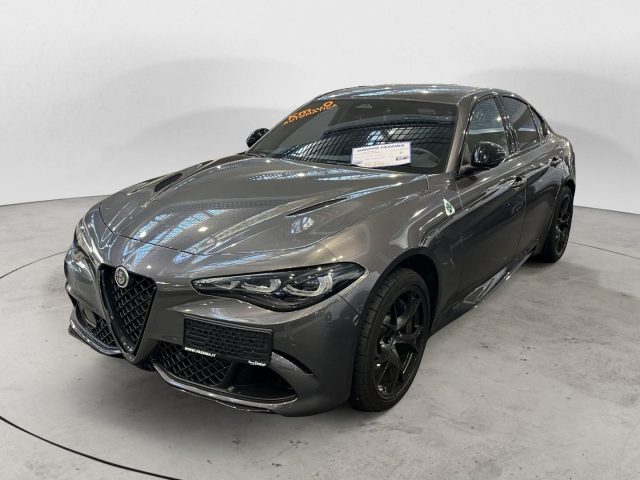 Alfa Romeo Giulia Quadrifoglio usato a MILANO
