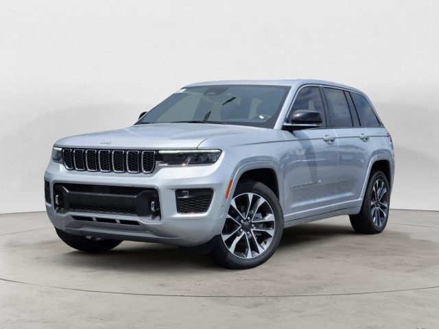 Jeep Grand Cherokee Overland usato a MILANO