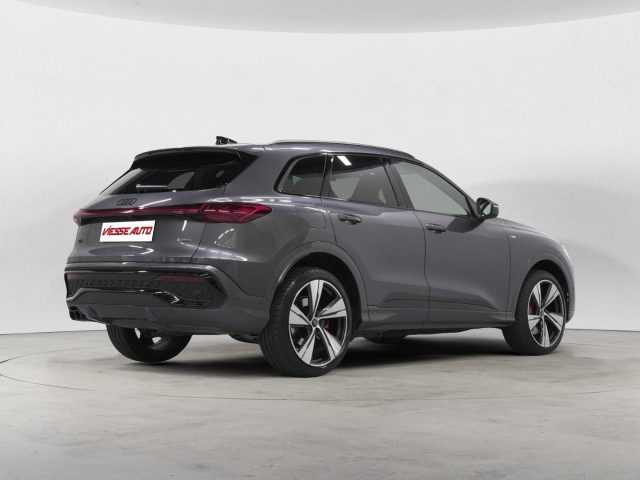 Audi Q5 S-LINE - foto 2 di 4