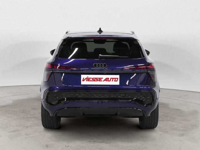 Audi Q3 S line - foto 3 di 4