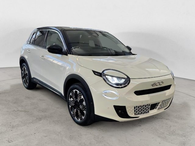 Fiat 600 HYBRID LA PRIMA KM ZER0 - foto 3 di 4