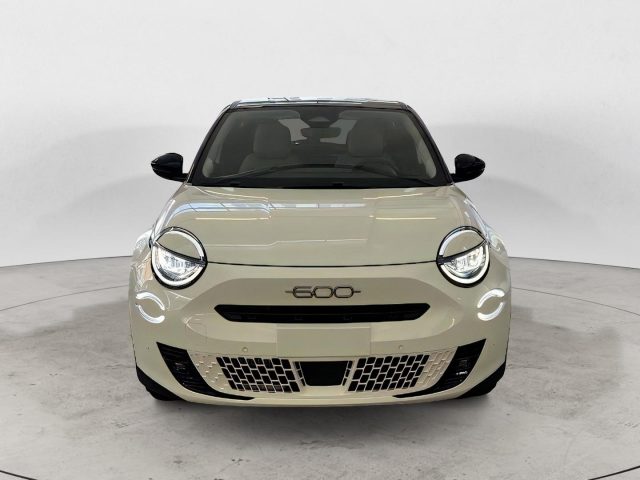 Fiat 600 HYBRID LA PRIMA KM ZER0 - foto 2 di 4