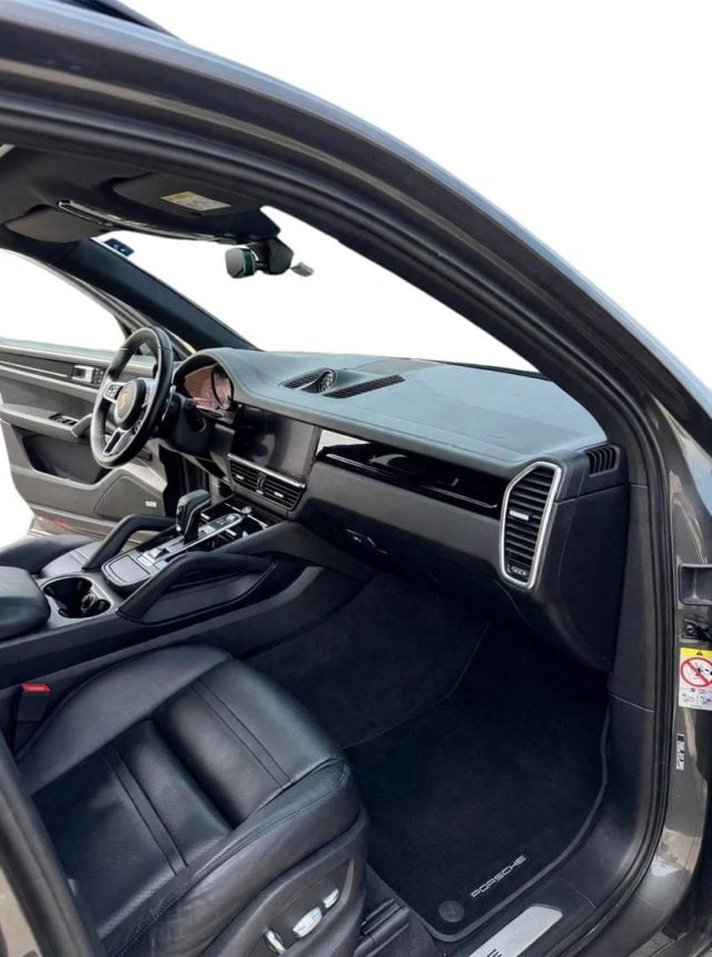 Porsche Cayenne - foto 3 di 4