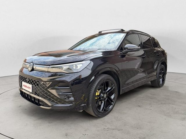 Volkswagen Tiguan 2.0 150 cv DSG | R-line, del 2024, 40.900 km, in vendita a Milano (MI)