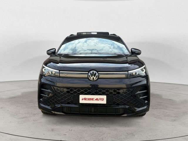 Volkswagen Tiguan 2.0 150 cv DSG | R-line - foto 2 di 4