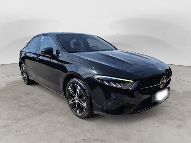 Mercedes-Benz A 250 plug in, del 2023, 39.000 km, in vendita a Milano (MI)