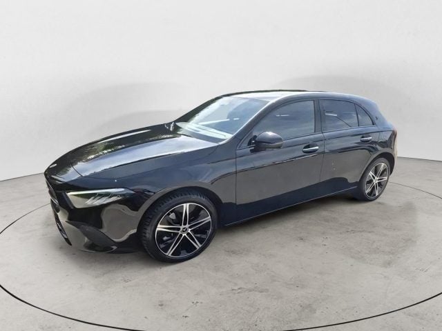 Mercedes-Benz A 250 plug in, del 2023, 39.000 km, in vendita a Milano (MI)