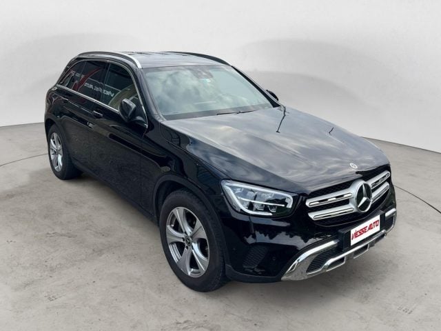 Mercedes-Benz GLC 200 4 matic, del 2022, 44.000 km, in vendita a Milano (MI)