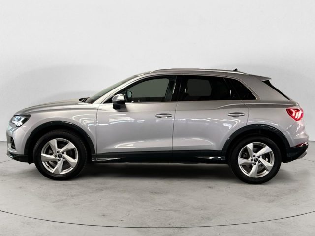 Audi Q3 35 2.0 tdi Identity Black s-tronic - foto 2 di 4