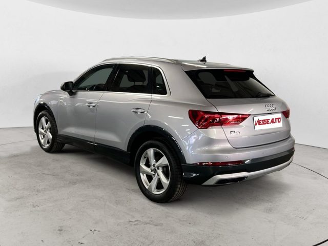 Audi Q3 35 2.0 tdi Identity Black s-tronic - foto 3 di 4