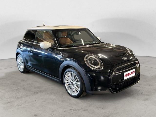 MINI Cooper S Essential, del 2023, 9.522 km, in vendita a Milano (MI)