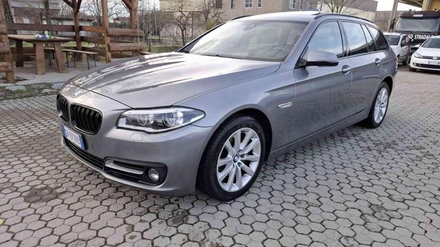 BMW 530 d xDrive Touring Luxury - foto 2 di 4
