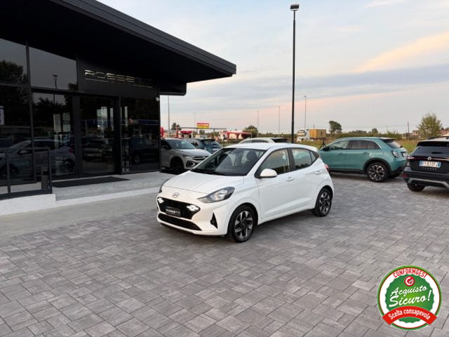 Hyundai i10 1.0 MPI Connectline ANCHE PER NEOPATENTATI, del 2023, 19.218 km, in vendita a Russi (RA)