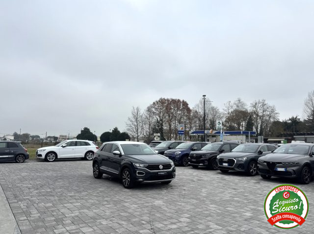 Volkswagen T-Roc 1.5 TSI DSG Style BlueMotion Technology - foto 3 di 4