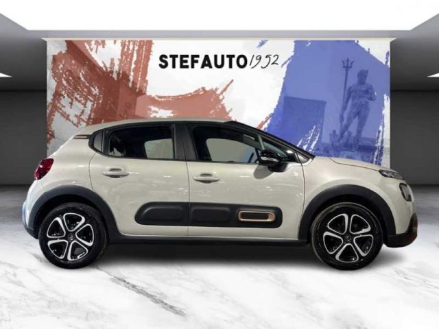 Citroen C3 III 2017 - 1.2 puretech Shine Pack s&s 83cv - foto 3 di 4
