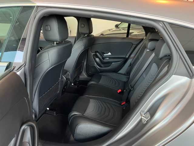 Mercedes-Benz CLA 180 Shooting Brake Automatic 136cv Advanced Plus - foto 4 di 4