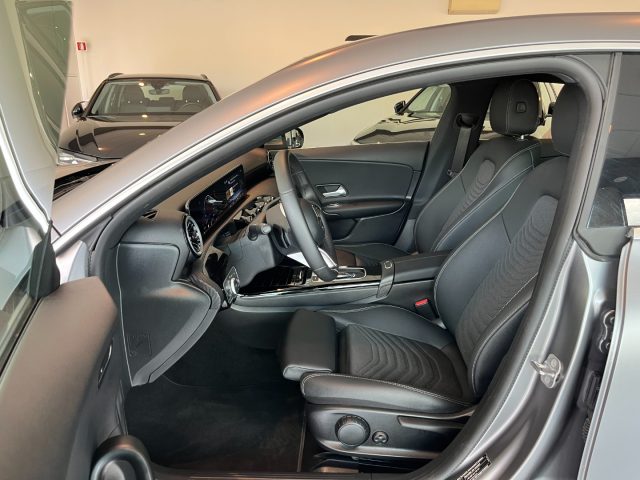 Mercedes-Benz CLA 180 Shooting Brake Automatic 136cv Advanced Plus - foto 3 di 4