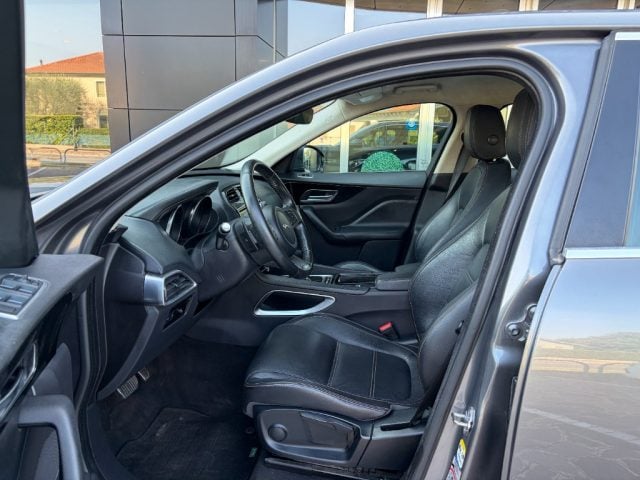 Jaguar F-Pace 2.0 D 180CV AUTOMATICA PRESTIGE - foto 4 di 4
