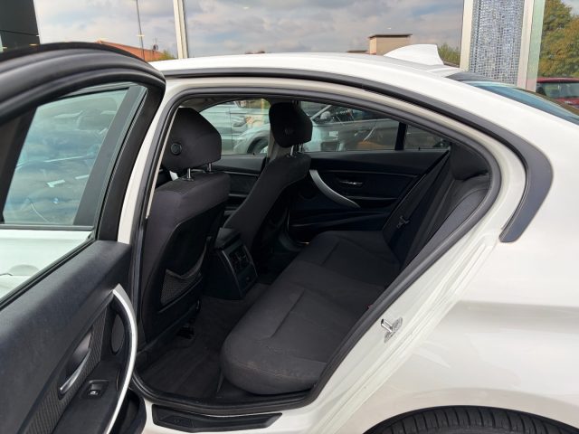 BMW 318 d Berlina Business StepTronic 143cv - foto 4 di 12