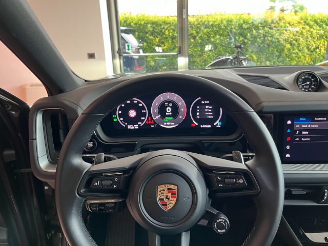 Porsche Cayenne Coupé 3.0 V6 E-Hybrid 470cv, del 2024, 14.000 km, in vendita a Noventa Vicentina (VI)