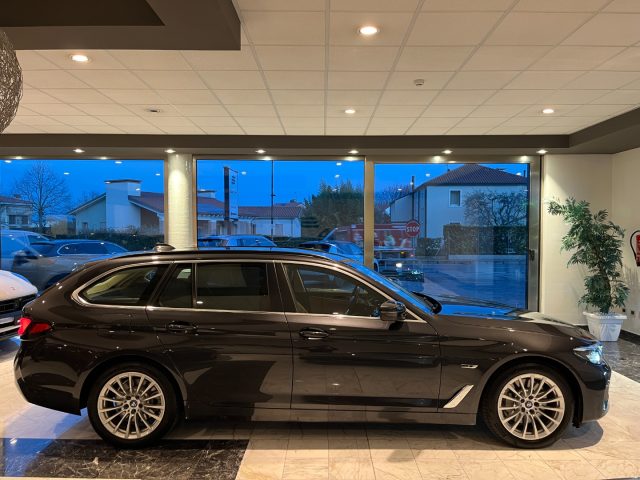 BMW 530 e xDrive Touring Business Plug-In - foto 4 di 4