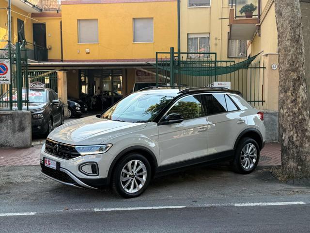 Volkswagen T-Roc 1.0 TSI Life - foto 2 di 4