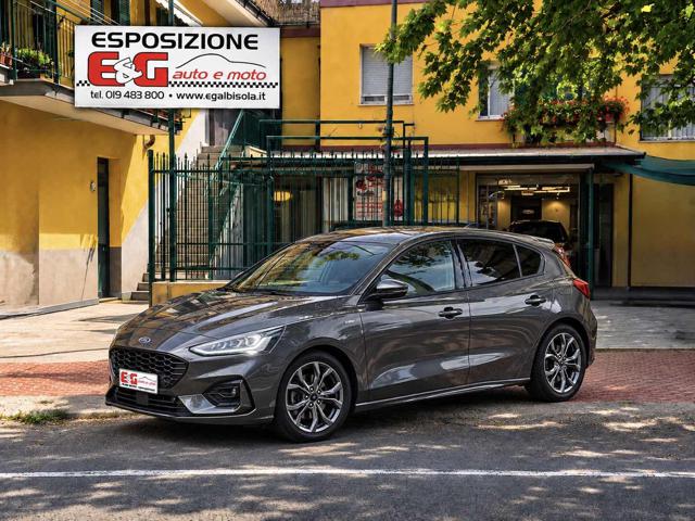 Ford Focus 1.0 EcoBoost Hybrid 125 CV 5p. ST-Line Style, del 2022, 76.000 km, in vendita a Albisola Superiore (SV)
