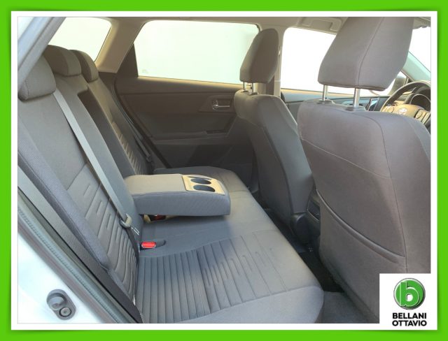 Toyota Auris Touring Sports 1.6 D-4D Lounge/TELECAMERA POSTERIORE, del 2016, 105.500 km, in vendita a Feltre (BL)