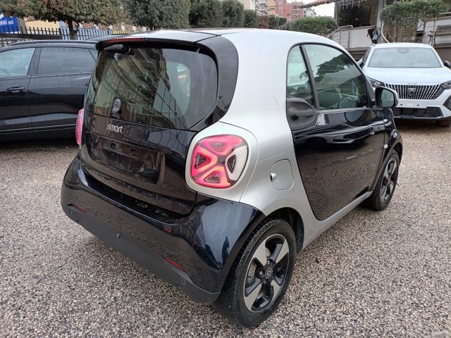 smart forTwo EQ PRIME 56CV AUTOM. CARPLAY CAM TETTO ITALIA - foto 4 di 4