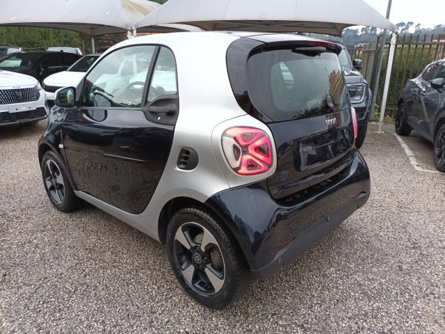 smart forTwo EQ PRIME 56CV AUTOM. CARPLAY CAM TETTO ITALIA - foto 3 di 4