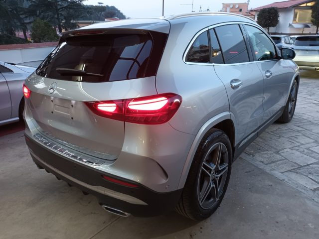 Mercedes-Benz GLA 200 D AMG PREMIUM 150CV AUTO PACK LUCI INT - foto 4 di 4