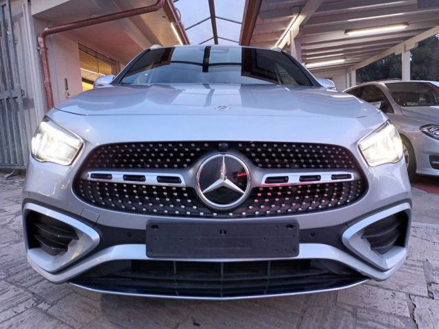 Mercedes-Benz GLA 200 D AMG PREMIUM 150CV AUTO PACK LUCI INT - foto 2 di 4