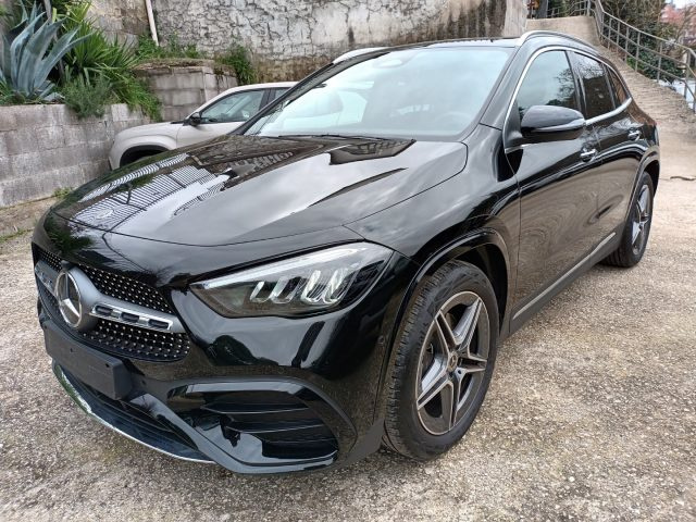 Mercedes-Benz GLA 200 D AMG PREMIUM 150CV AUTO PACK LUCI INT - foto 3 di 4
