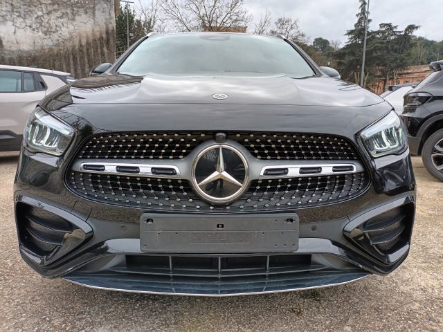 Mercedes-Benz GLA 200 D AMG PREMIUM 150CV AUTO PACK LUCI INT - foto 2 di 4