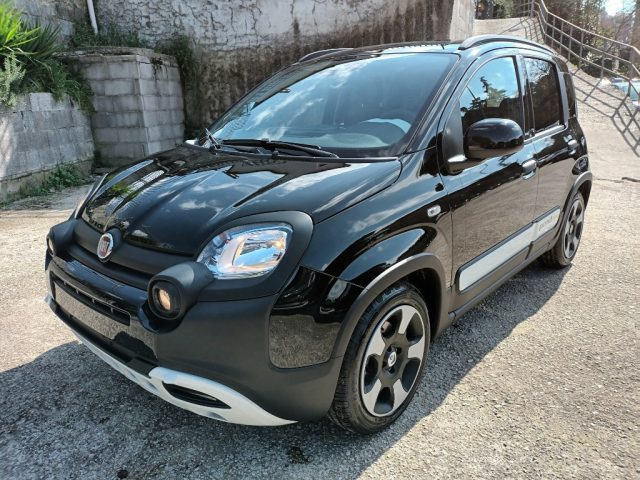 Fiat New Panda 1000 HYBRID PANDINA CROSS 65CV CARPLAY PDC ITALIA - foto 2 di 4