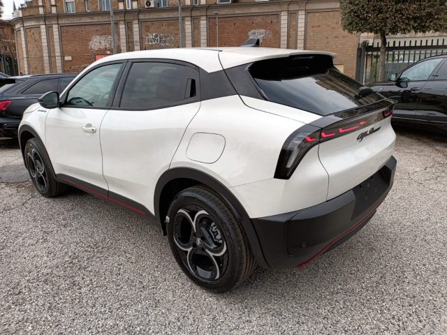Alfa Romeo Junior 1200 HYBRID SPECIALE 145CV EDCT6 NAV CAM"18 - foto 4 di 4