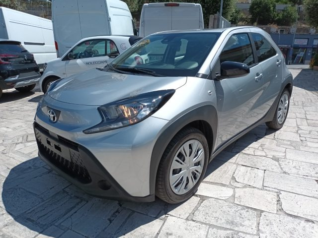 Toyota Aygo X 1000 VVT-I ACTIVE 72CV AUTOM 5P CARPLAY CAM ITALIA - foto 2 di 4