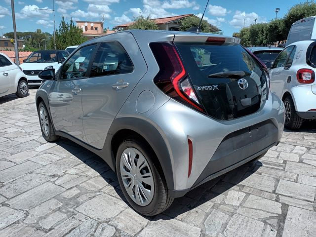 Toyota Aygo X 1000 VVT-I ACTIVE 72CV AUTOM 5P CARPLAY CAM ITALIA - foto 4 di 4