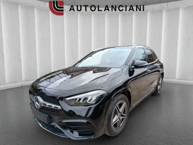 Mercedes-Benz GLA 200 D AMG PREMIUM 150CV AUTO PACK LUCI INT, del 2025, 4.000 km, in vendita a Roma (RM)