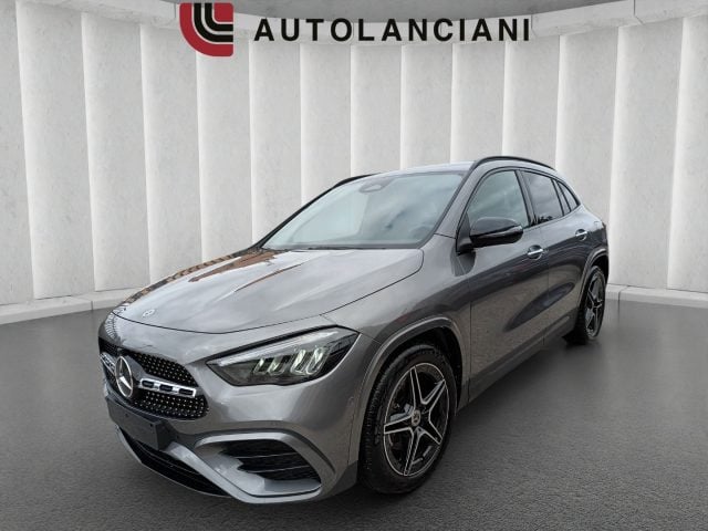 Mercedes-Benz GLA 200 D AMG PREMIUM PACK NIGHT 150CV AUTO PACK LUCI INT, del 2025, 5.000 km, in vendita a Roma (RM)