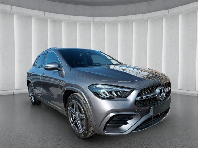 Mercedes-Benz GLA 200 D AMG PREMIUM 150CV AUTO PACK LUCI INT - foto 4 di 4