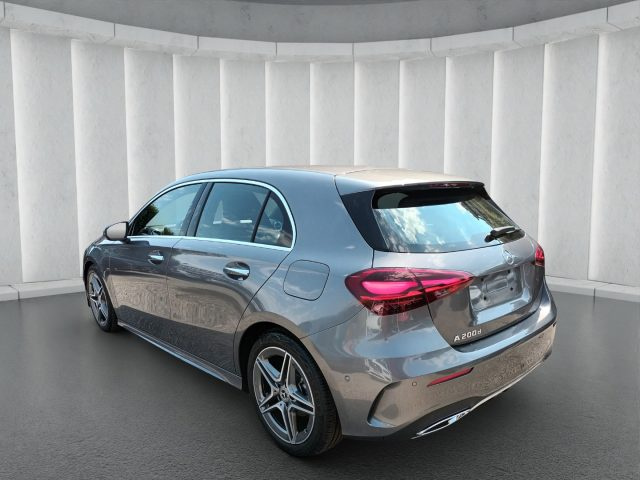 Mercedes-Benz A 200 D AUTOMATIC AMG ADVANCED 150CV NAV CAM "18 CARPLAY - foto 4 di 4