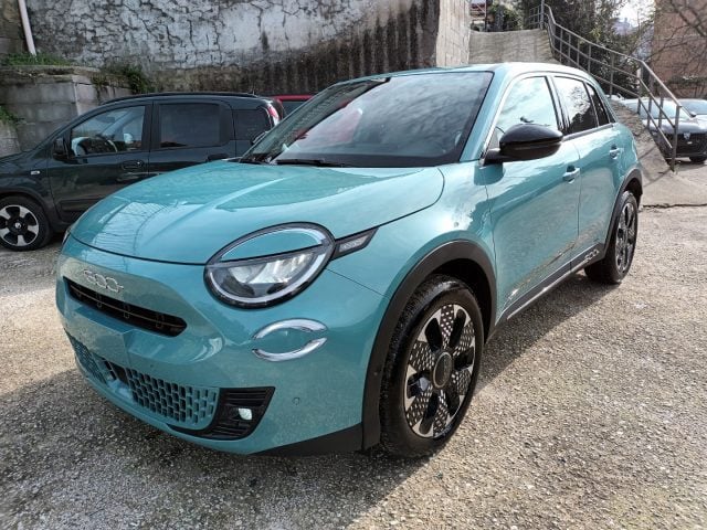 Fiat 600 1200 MHEV LA PRIMA DCT 110 CV NAV CAM"18 - foto 3 di 4